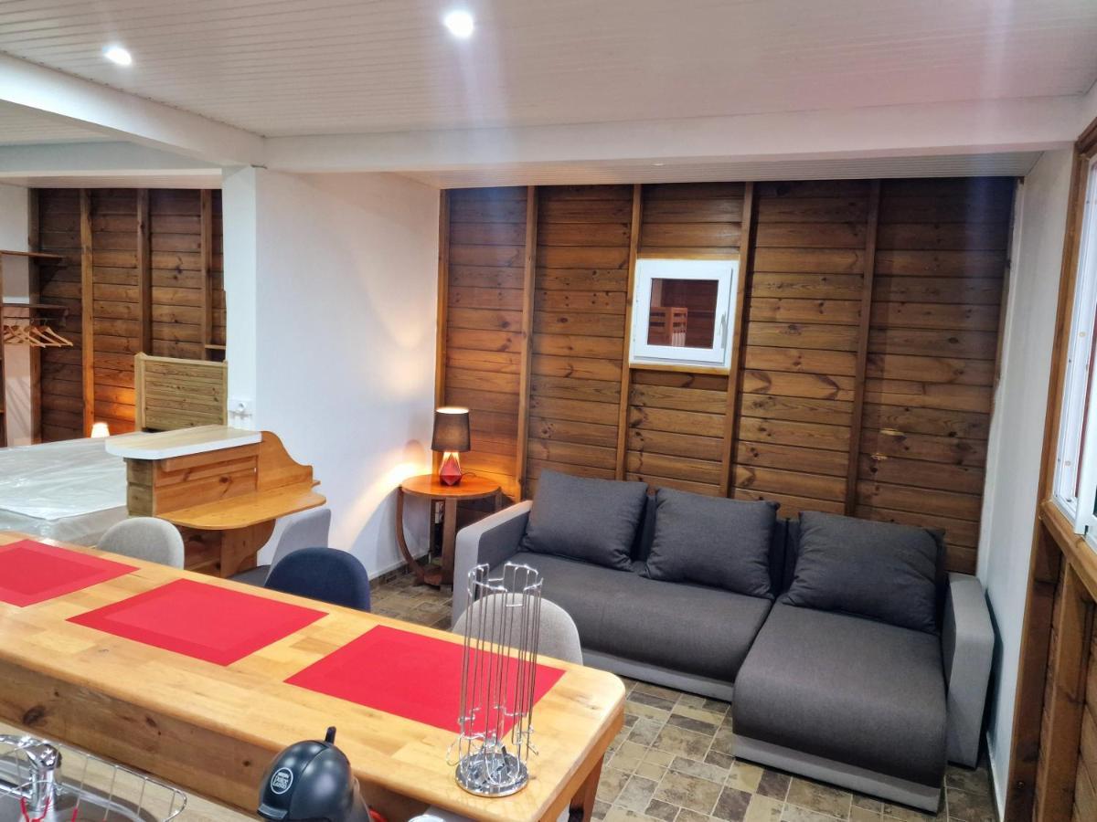 Hillview Studio Apartment La Trinité Exterior photo